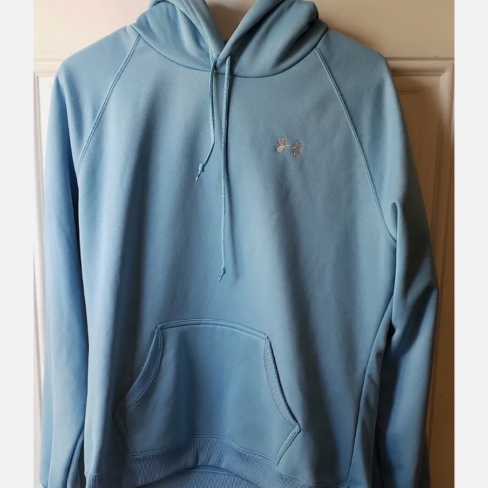 Under Armour Women's Pull Over Hoodie Size: Small
